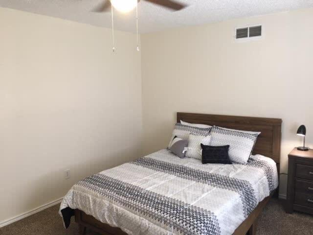 Quiet Townhouse Close To Fort Sill! Lawton Exterior photo