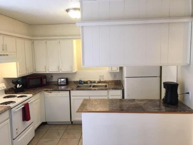 Quiet Townhouse Close To Fort Sill! Lawton Exterior photo